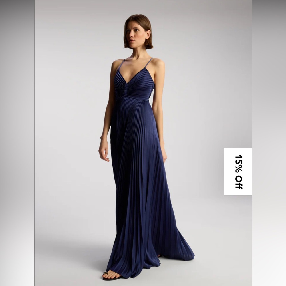 Elegant Navy Blue Evening Gown